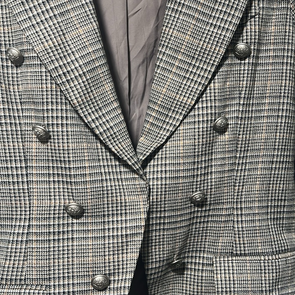 Blazer - Picture 6 of 6